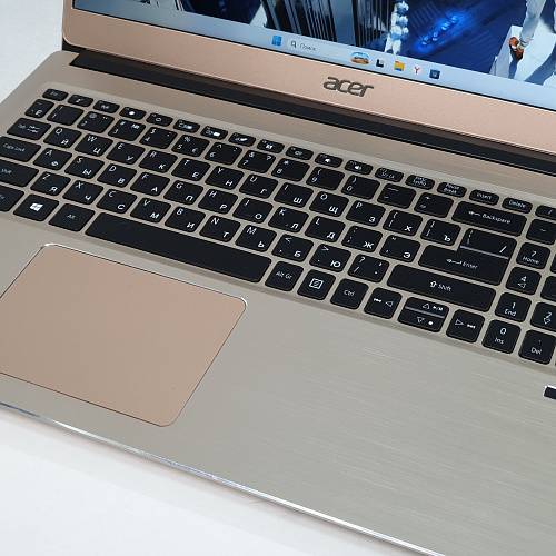 Ультрабук Acer Swift 3 Core i5/ DDR4 8Gb/ SSD 240Gb/экран 15.6" Ультрабук Acer Swift 3 Core i5/ DDR4 8Gb/ SSD 240Gb/экран 15.6"
