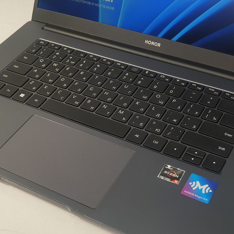 Ноутбук (HONOR, BMH-WDQ9HN, AMD, Ryzen 5, 5500U 6/12 2.1-4.0GHz, DDR4, 8Gb, SSD M2 NVMe, 512Gb, -, AMD, Radeon Graphics, SMA, 15.6", 1920x1080, IPS, 13%, хорошее, Алюминиевый корпус, сканер отпечатка пальцев, Засветы на матрице при черном фоне)