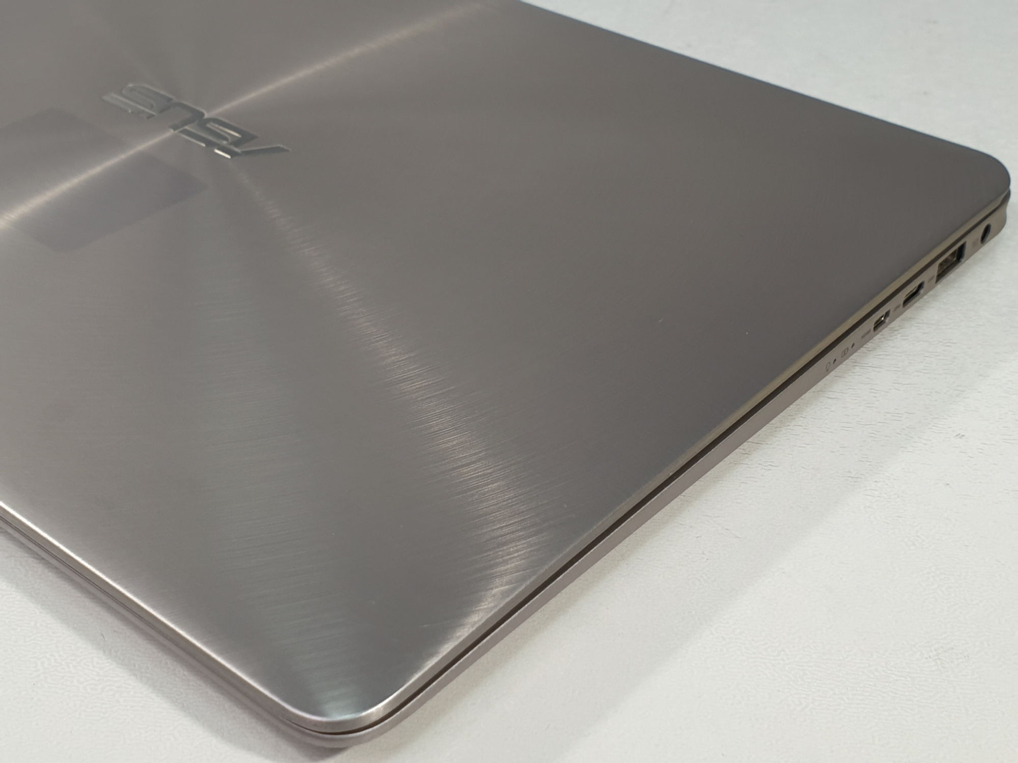 Ультрабук Asus Zenbook/ Core i5