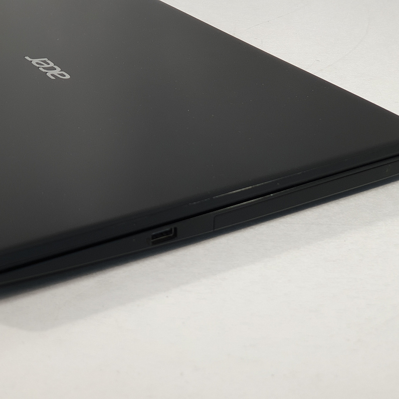 Ноутбук Acer Core i5 8265U, MX 230 2Gb, 17.3"