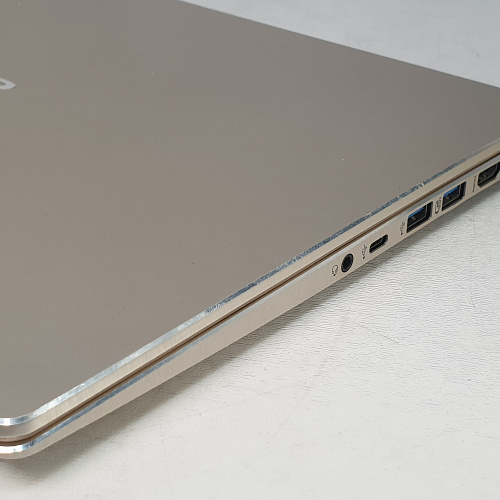Ультрабук Acer Swift 3 Core i5/ DDR4 8Gb/ SSD 240Gb/экран 15.6" Ультрабук Acer Swift 3 Core i5/ DDR4 8Gb/ SSD 240Gb/экран 15.6"