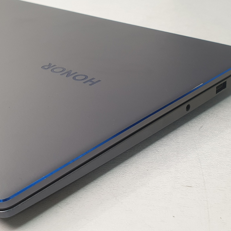 Ноутбук (HONOR, BMH-WDQ9HN, AMD, Ryzen 5, 5500U 6/12 2.1-4.0GHz, DDR4, 8Gb, SSD M2 NVMe, 512Gb, -, AMD, Radeon Graphics, SMA, 15.6", 1920x1080, IPS, 13%, хорошее, Алюминиевый корпус, сканер отпечатка пальцев, Засветы на матрице при черном фоне)